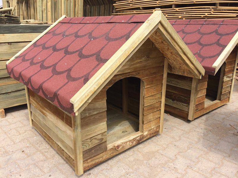 Ahşap Köpek Kulübesi